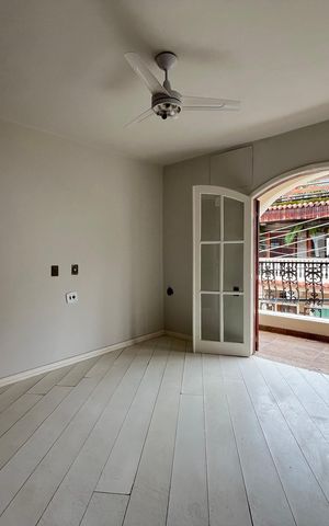 Casa de condomínio à venda com 300m², 5 quartos e 2 vagas Casa de condomínio à venda com 300m², 5 quartos e 2 vagasQuarto 3