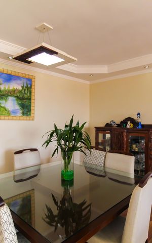 Apartamento à venda com 115m², 4 quartos e 2 vagas Apartamento à venda com 115m², 4 quartos e 2 vagasSala