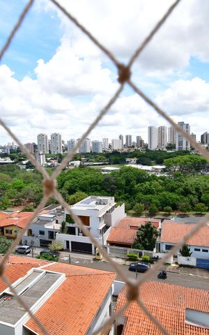 Apartamento à venda com 85m², 3 quartos e 2 vagasQuarto 1 - Vista