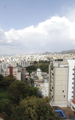 Apartamento para alugar com 80m², 2 quartos e 1 vagaVista