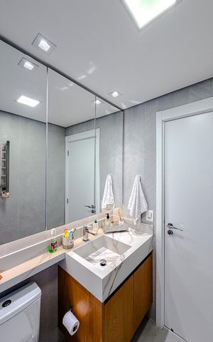 Apartamento à venda com 147m², 3 quartos e 2 vagas Apartamento à venda com 147m², 3 quartos e 2 vagasBanheiro da Suíte 1