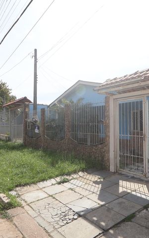 Casa à venda com 360m², 3 quartos e 2 vagasFachada