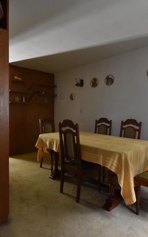Casa para alugar com 280m², 6 quartos e 4 vagasSala de jantar