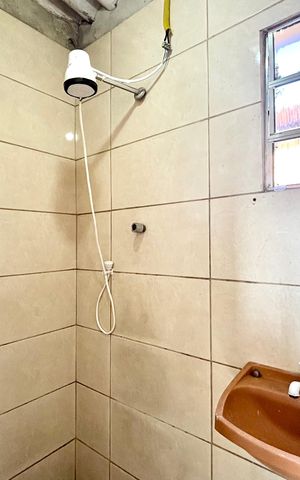 Casa para alugar com 98m², 2 quartos e 1 vaga Casa para alugar com 98m², 2 quartos e 1 vagaBanheiro