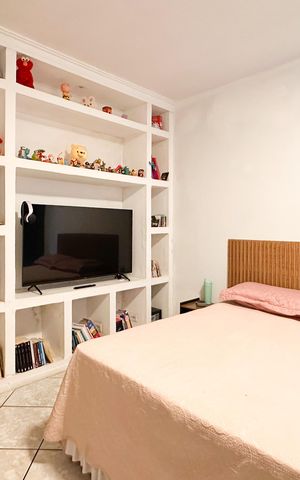 Casa à venda com 230m², 3 quartos e 2 vagas Casa à venda com 230m², 3 quartos e 2 vagasQuarto 1