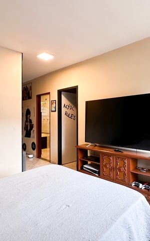Casa à venda com 230m², 3 quartos e 2 vagas Casa à venda com 230m², 3 quartos e 2 vagasQuarto 2