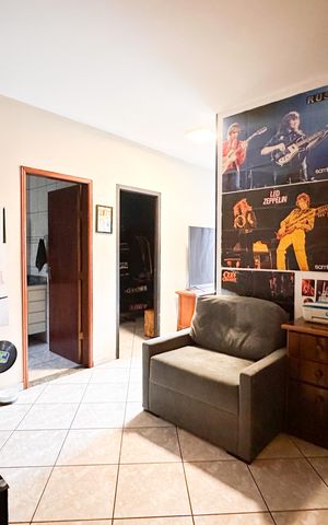 Casa à venda com 230m², 3 quartos e 2 vagas Casa à venda com 230m², 3 quartos e 2 vagasEscritório