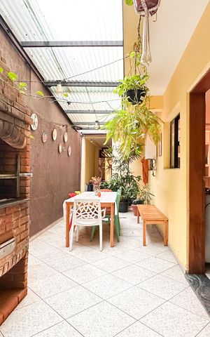 Casa à venda com 230m², 3 quartos e 2 vagas Casa à venda com 230m², 3 quartos e 2 vagasÁrea gourmet