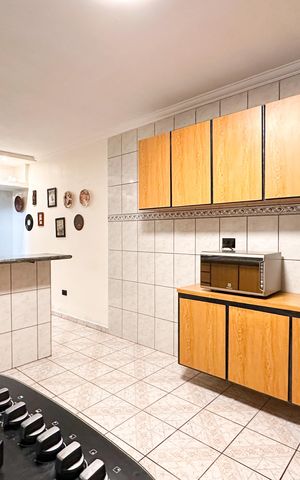 Casa à venda com 230m², 3 quartos e 2 vagas Casa à venda com 230m², 3 quartos e 2 vagasCozinha