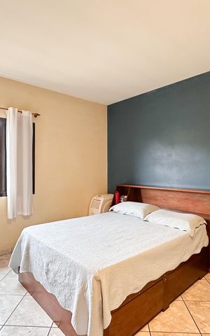 Casa à venda com 230m², 3 quartos e 2 vagas Casa à venda com 230m², 3 quartos e 2 vagasQuarto 2