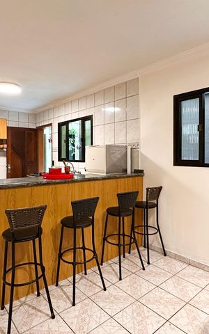 Casa à venda com 230m², 3 quartos e 2 vagas Casa à venda com 230m², 3 quartos e 2 vagasCopa