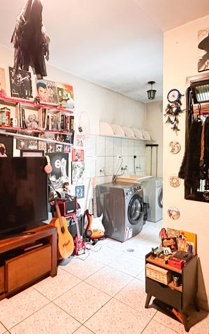 Casa à venda com 230m², 3 quartos e 2 vagas Casa à venda com 230m², 3 quartos e 2 vagasQuarto de Serviço