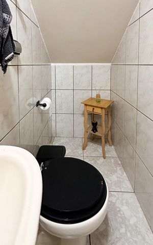 Casa à venda com 230m², 3 quartos e 2 vagas Casa à venda com 230m², 3 quartos e 2 vagasLavabo