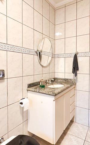 Casa à venda com 230m², 3 quartos e 2 vagas Casa à venda com 230m², 3 quartos e 2 vagasBanheiro da Suíte