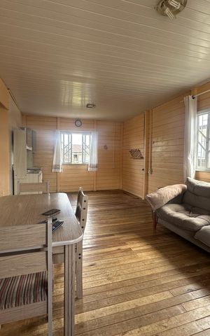 Casa para alugar com 70m², 2 quartos e 1 vaga Casa para alugar com 70m², 2 quartos e 1 vagaSala