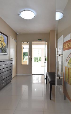 Apartamento à venda com 67m², 2 quartos e 1 vagaHall de entrada