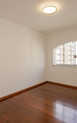 Apartamento para alugar com 230m², 5 quartos e 3 vagasSaleta