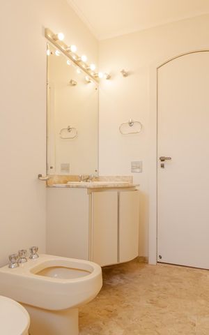 Apartamento para alugar com 230m², 5 quartos e 3 vagasBanheiro suíte 4
