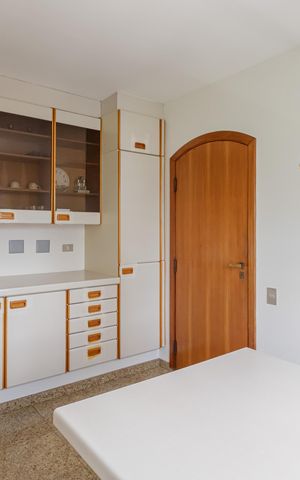 Apartamento para alugar com 230m², 5 quartos e 3 vagasCopa - armários