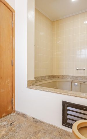Apartamento para alugar com 230m², 5 quartos e 3 vagasBanheiro suíte 1