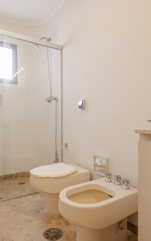 Apartamento para alugar com 230m², 5 quartos e 3 vagasBanheiro suíte 4