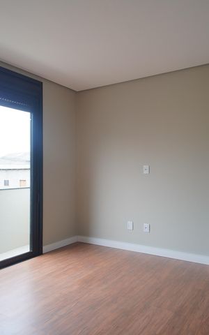 Casa à venda com 118m², 3 quartos e 2 vagassuite