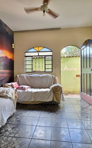 Casa para alugar com 220m², 3 quartos e sem vaga Casa para alugar com 220m², 3 quartos e sem vagaSala