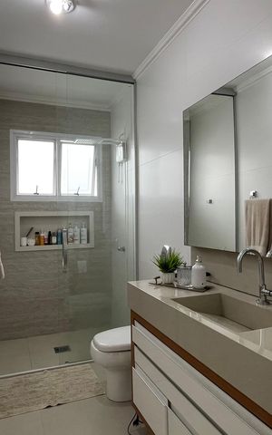 Casa para alugar com 352m², 2 quartos e 6 vagas Casa para alugar com 352m², 2 quartos e 6 vagasBanheiro da Suíte