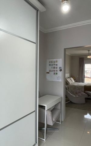 Casa para alugar com 352m², 2 quartos e 6 vagas Casa para alugar com 352m², 2 quartos e 6 vagasCômodo Closet