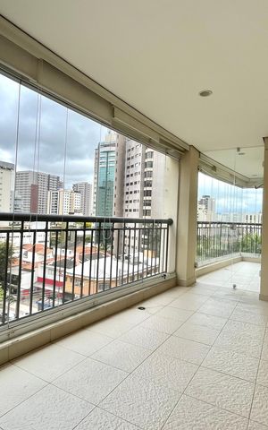 Apartamento à venda com 98m², 3 quartos e 2 vagas Apartamento à venda com 98m², 3 quartos e 2 vagasVaranda da Sala