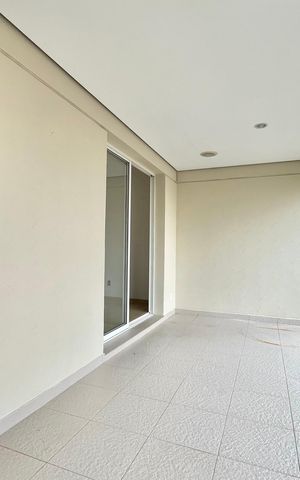 Apartamento à venda com 98m², 3 quartos e 2 vagas Apartamento à venda com 98m², 3 quartos e 2 vagasVaranda da Sala