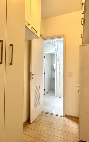 Apartamento à venda com 98m², 3 quartos e 2 vagas Apartamento à venda com 98m², 3 quartos e 2 vagasQuarto 4/Quarto de Serviço