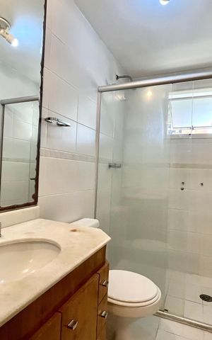 Apartamento à venda com 98m², 3 quartos e 2 vagas Apartamento à venda com 98m², 3 quartos e 2 vagasBanheiro da Suíte