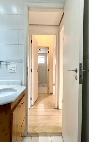 Apartamento à venda com 98m², 3 quartos e 2 vagas Apartamento à venda com 98m², 3 quartos e 2 vagasBanheiro Corredor