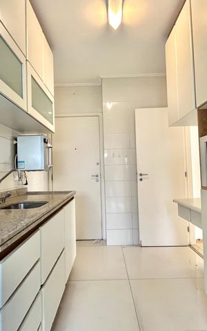 Apartamento à venda com 98m², 3 quartos e 2 vagas Apartamento à venda com 98m², 3 quartos e 2 vagasCozinha