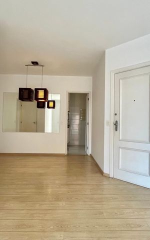 Apartamento à venda com 98m², 3 quartos e 2 vagas Apartamento à venda com 98m², 3 quartos e 2 vagasSala