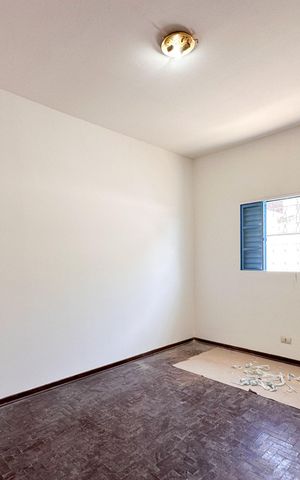 Casa para alugar com 300m², 3 quartos e 3 vagas Casa para alugar com 300m², 3 quartos e 3 vagasQuarto 1