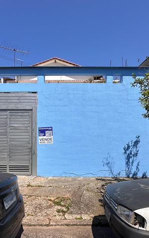 Casa para alugar com 300m², 3 quartos e 3 vagas Casa para alugar com 300m², 3 quartos e 3 vagasFachada
