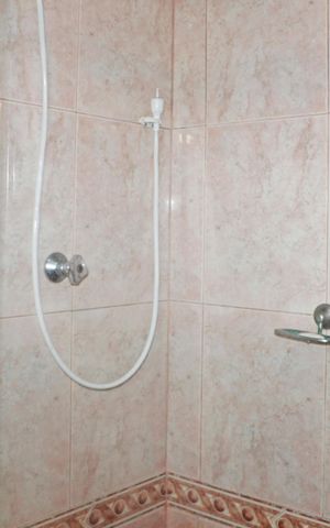 Casa à venda com 138m², 2 quartos e 3 vagasBanheiro 1