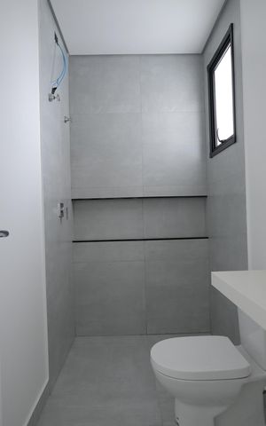 Casa à venda com 298m², 3 quartos e 4 vagasBanheiro da Suíte 1