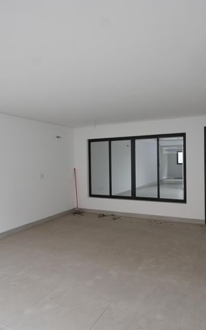 Casa à venda com 298m², 3 quartos e 4 vagasGaragem