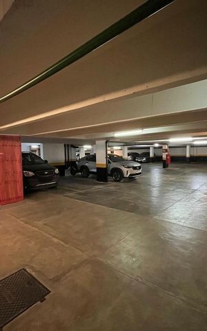 Apartamento para alugar com 120m², 2 quartos e 2 vagas Apartamento para alugar com 120m², 2 quartos e 2 vagasEstacionamento