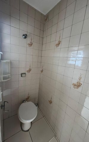 Casa à venda com 156m², 4 quartos e 1 vaga Casa à venda com 156m², 4 quartos e 1 vagaBanheiro 2
