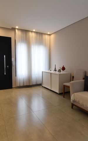 Casa de condomínio à venda com 125m², 3 quartos e 2 vagasSala