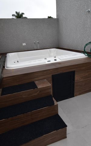 Casa de condomínio à venda com 125m², 3 quartos e 2 vagasOfurô