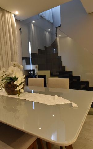 Casa de condomínio à venda com 125m², 3 quartos e 2 vagasSala de jantar