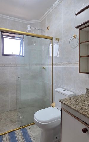Apartamento para alugar com 105m², 2 quartos e 1 vaga Apartamento para alugar com 105m², 2 quartos e 1 vagaBanheiro da Suíte 1