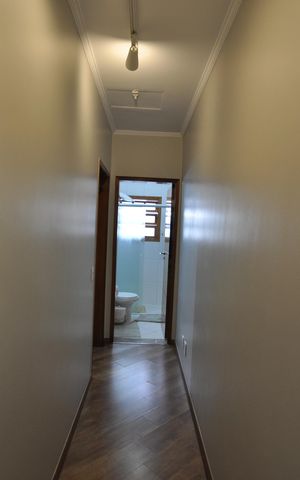 Casa à venda com 228m², 3 quartos e 4 vagasHall