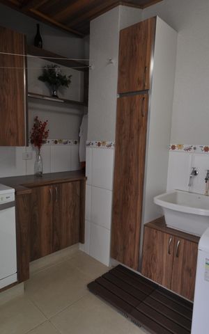 Casa à venda com 228m², 3 quartos e 4 vagasÁrea de serviço