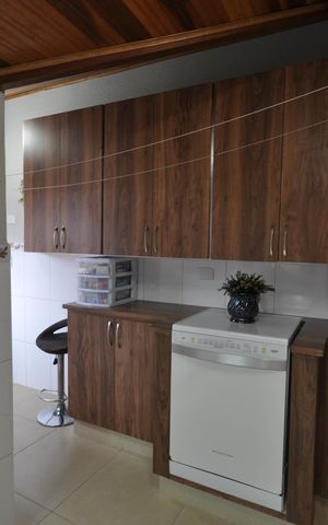 Casa à venda com 228m², 3 quartos e 4 vagasÁrea de serviço